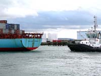 SEA-LAND DEFENDER & ABEILLE BARFLEUR