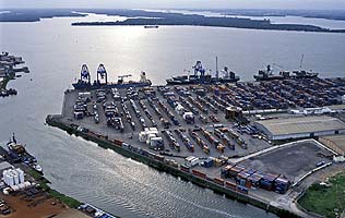 Terminal d' Abidjan (L. Gaty)